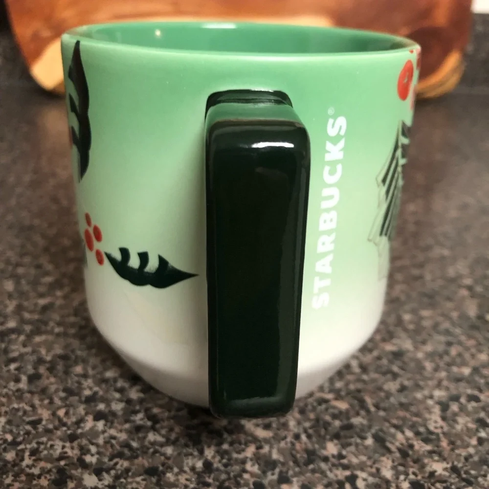Starbucks‎ 2020 Christmas Coffee Mug Green Holly Berries Mistletoe 14oz